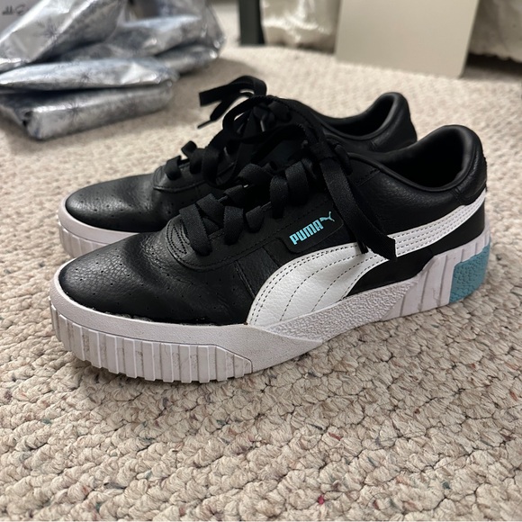 Women's Puma leather sneakers size 7 - Picture 2 of 11